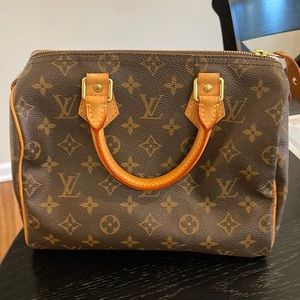 Louis Vuitton bag like new